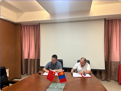 Mongolian customers visited the factory and signed a procurement cooperation agreement.