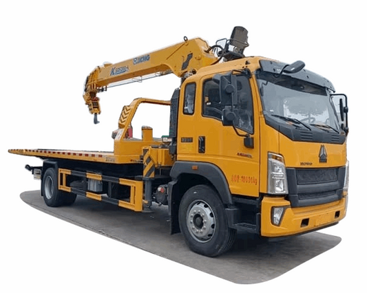 HOWO  4*2 Clearance truck with crane heavy machine