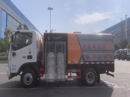 FOTON 4m³ Mid-mounted Guardrail Cleaning Truck