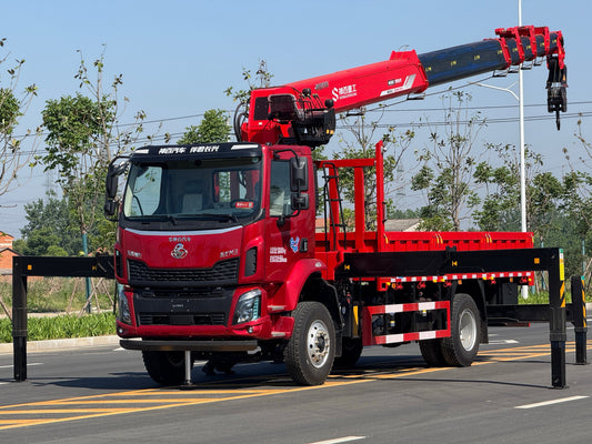 DongFeng 4×2 240HP Telescopic Boom Crane