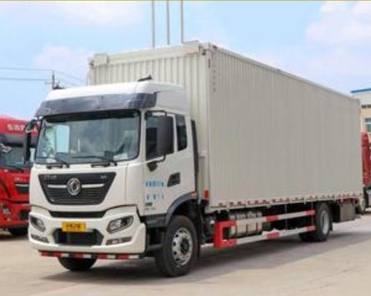 Dongfeng 4×2 9.8-meter Box Cargo Truck