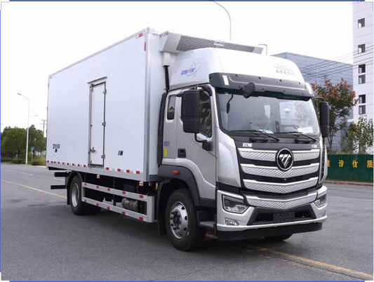 Foton Auman 6.8-meter 10 ton refrigerated truck