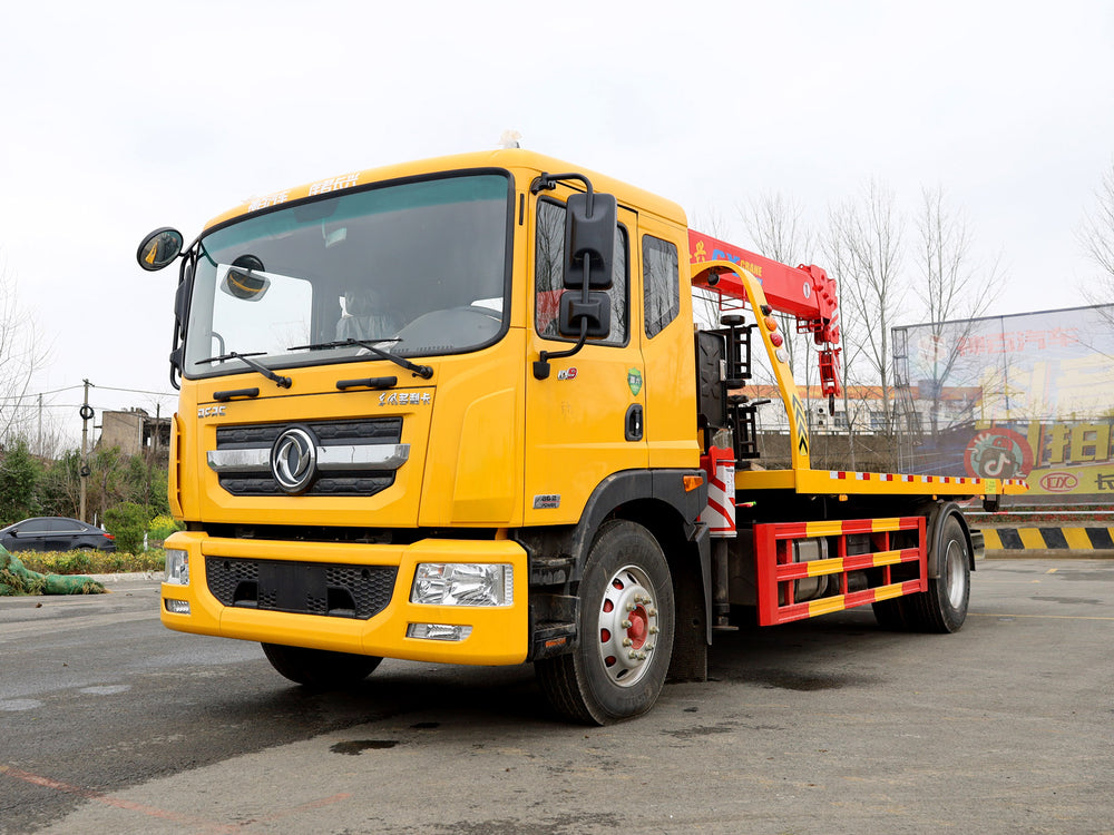Dongfeng Dolica D9 6.8 meter equipped with a 5-ton straight boom crane tow truck