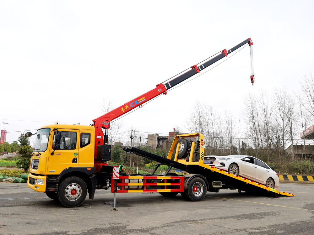 Dongfeng Dolica D9 6.8 meter equipped with a 5-ton straight boom crane tow truck