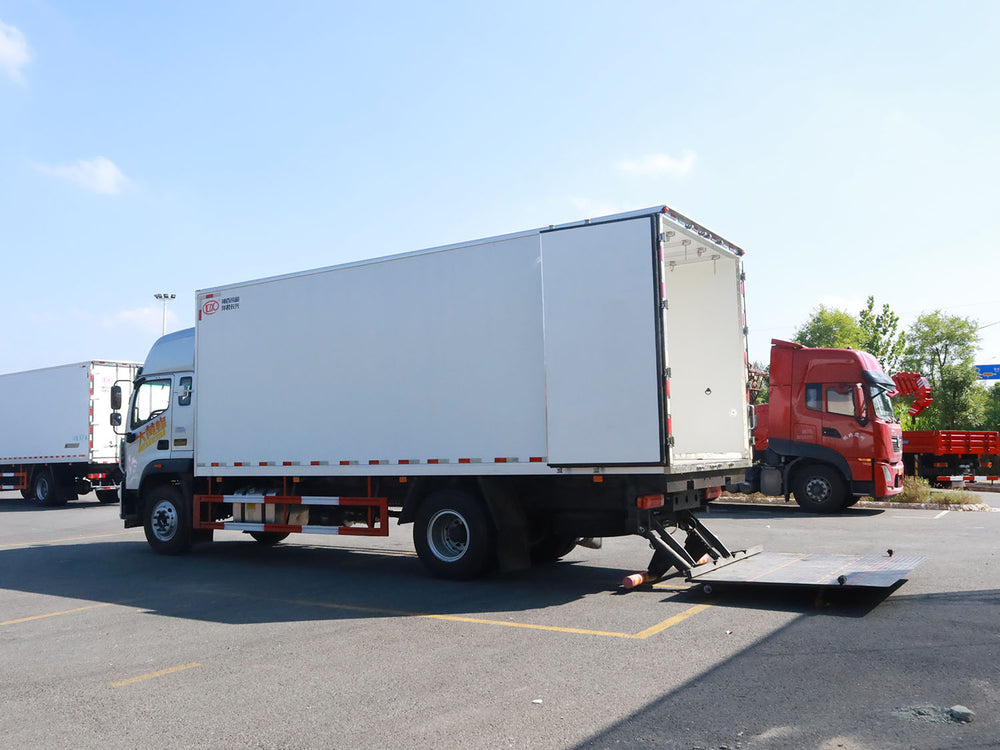 Foton Aoling 5.2-meter extended refrigerated truck