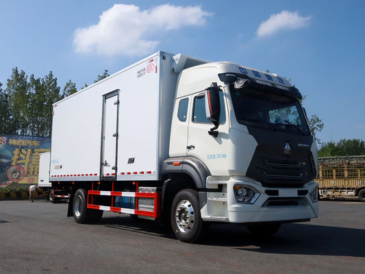 Sinotruk Howo 5.2-meter extended-length refrigerated truck