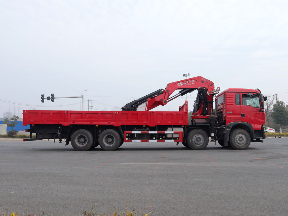 Sinotruk Howo 30-ton Knuckle Boom Crane (8x4)
