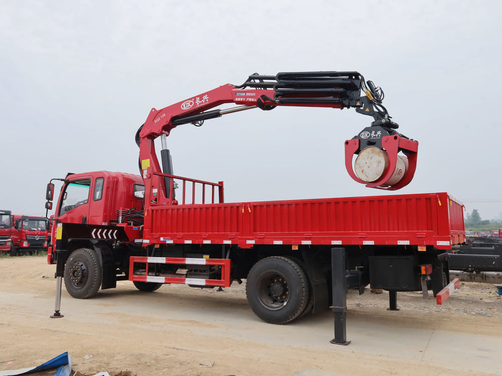 Dongfeng D9 Dolica 6.3-ton folding boom truck crane