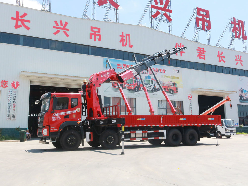 Dongfeng Huashen DV5 8x4 Changxing 30-ton folding boom truck crane