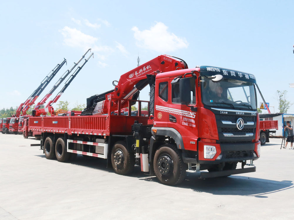 Dongfeng Huashen DV5 8x4 Changxing 30-ton folding boom truck crane