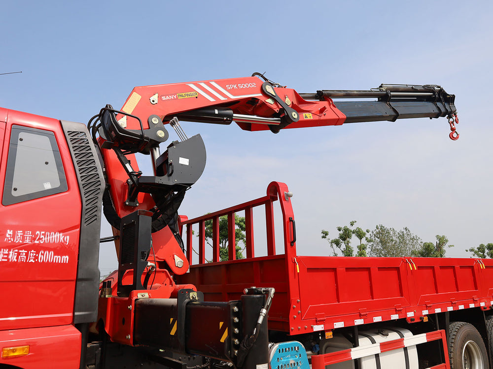 Jiefang J6L 6*4 Sany 25-ton knuckle boom crane