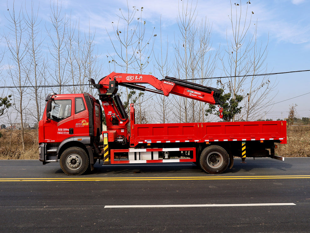 Jiefang J6L Changxing 10-ton Knuckle Arm Truck Crane