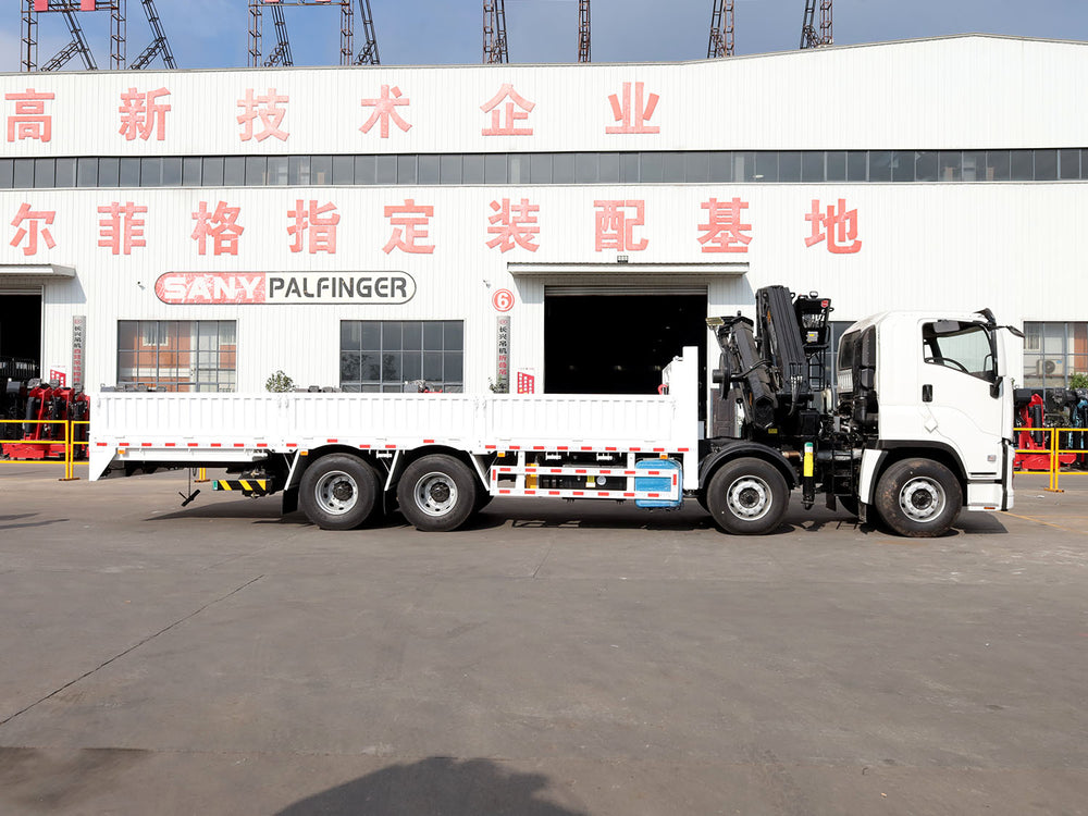 Isuzu 16-ton folding boom truck crane (8x4)