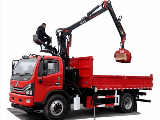 Dongfeng 4x2 truck-mounted crane with gripper