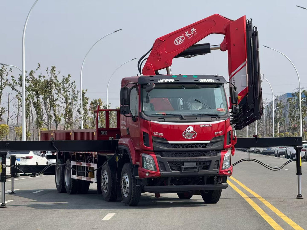 Liuzhou Motor 25-ton 7-section folding boom truck crane