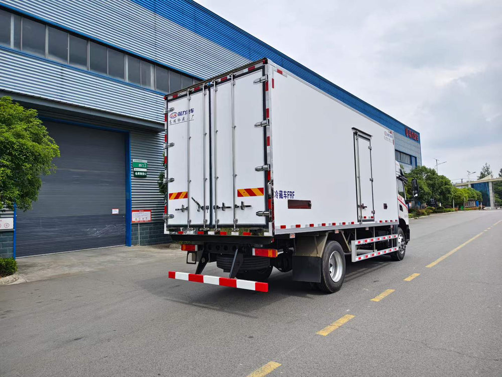 Dongfeng 290 horsepower 6-meter refrigerated truck