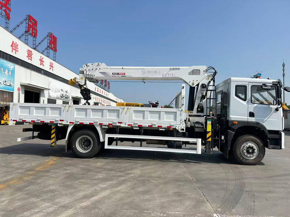 Dongfeng 8-ton straight boom truck-mounted crane