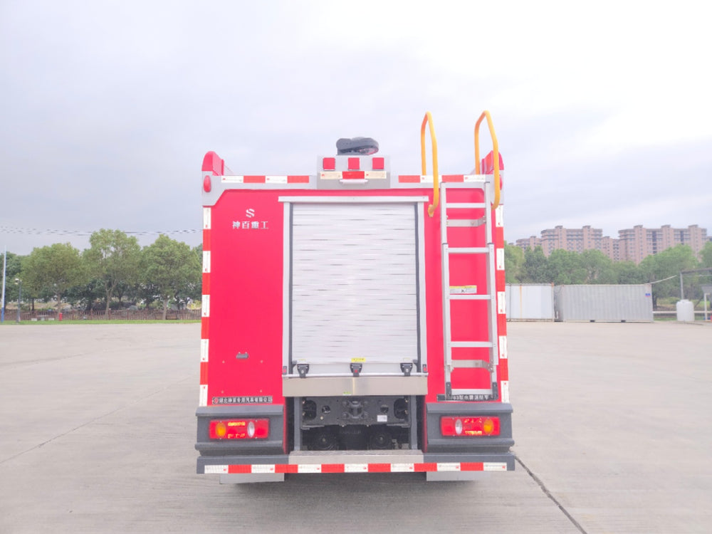 Dongfeng 2.5 cubic meter water mist fire truck