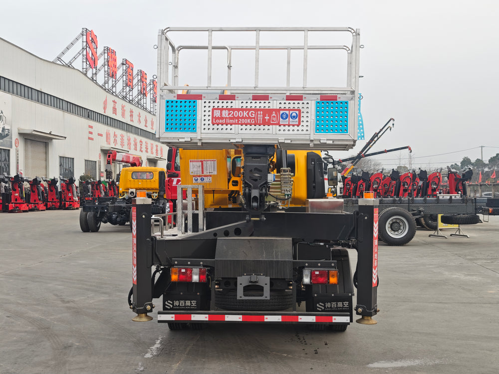 Isuzu 32-meter aerial work platform