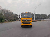 SINOTRUK Howo 7.6 meter single axle with 8-ton crane tow truck