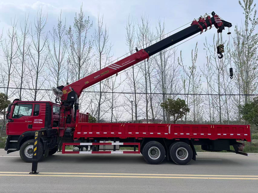 Sinotruk Howo 14-ton 6-section boom truck-mounted crane