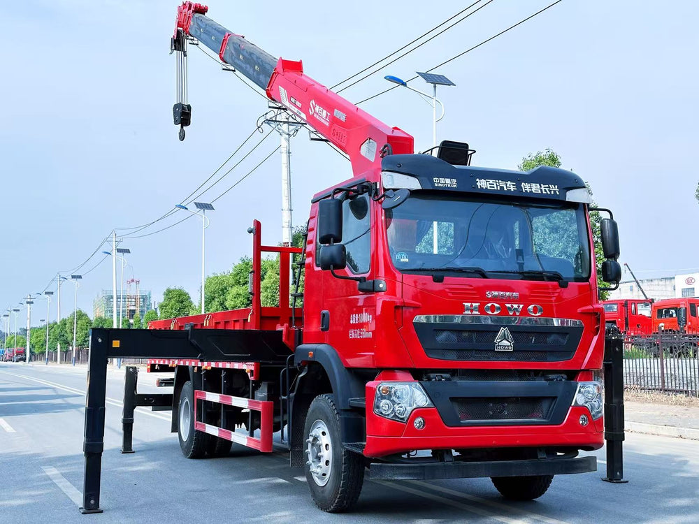 Sinotruk Howo 8-ton 6-section boom truck crane