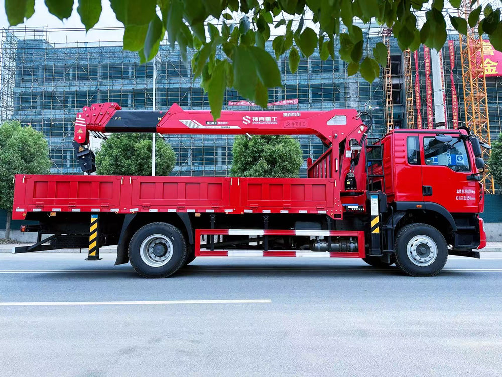 Sinotruk Howo 8-ton 6-section boom truck crane