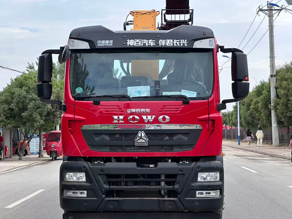 Sinotruk Howo XCMG 14-ton 5-section boom truck crane