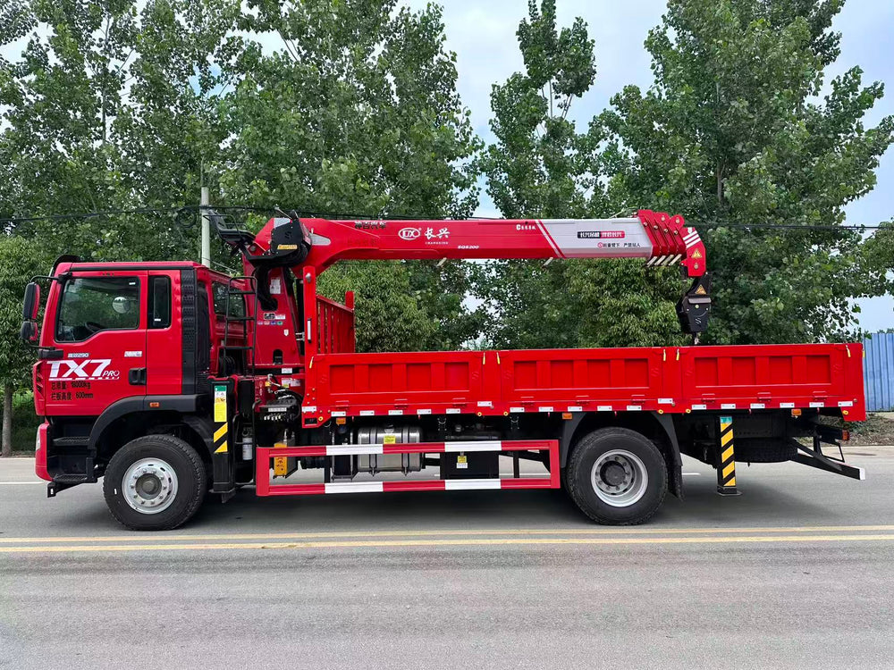Sinotruk Howo 8-ton 5-section boom truck crane
