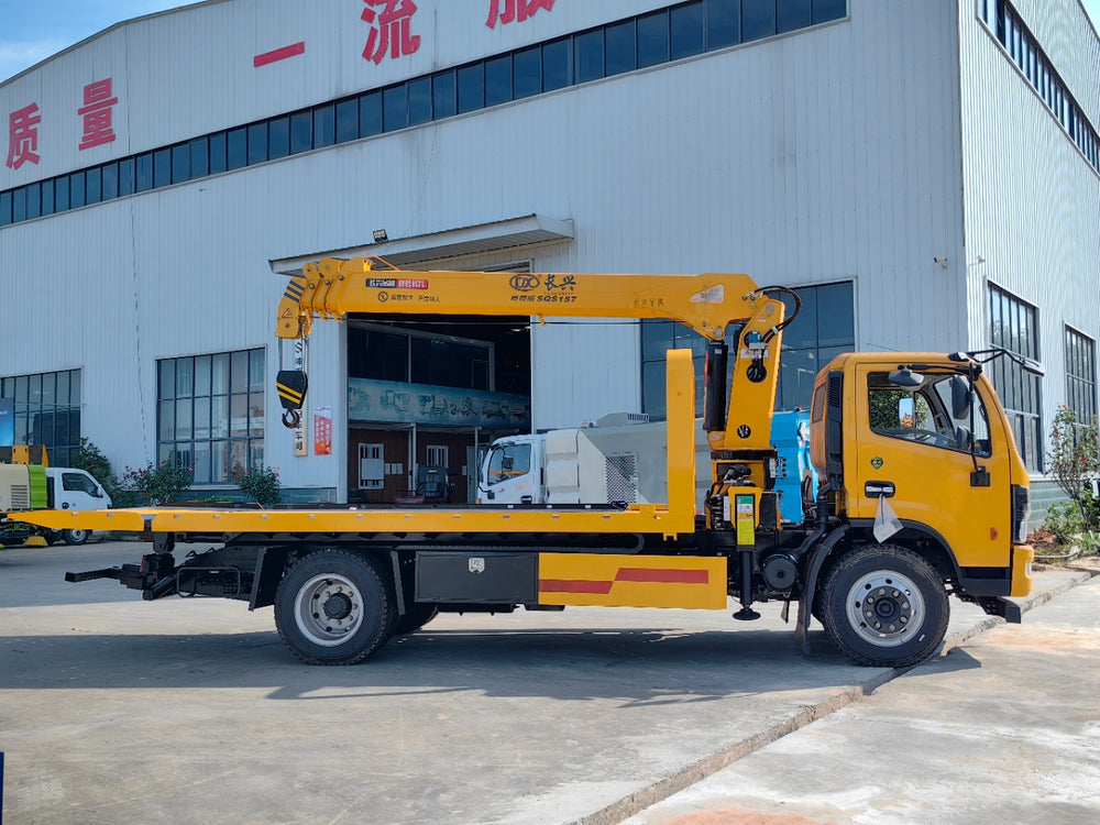 Dongfeng Dolica 5.6 meter crane-equipped wrecker truck