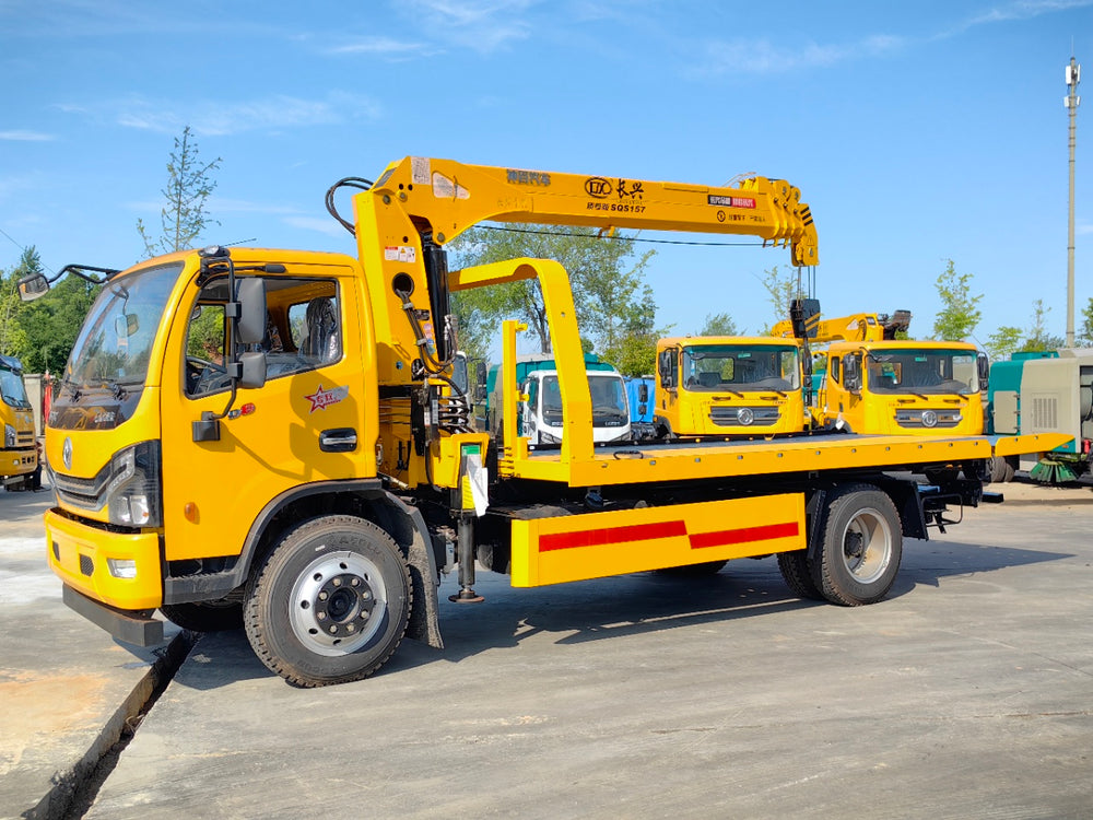 Dongfeng Dolica 5.6 meter crane-equipped wrecker truck