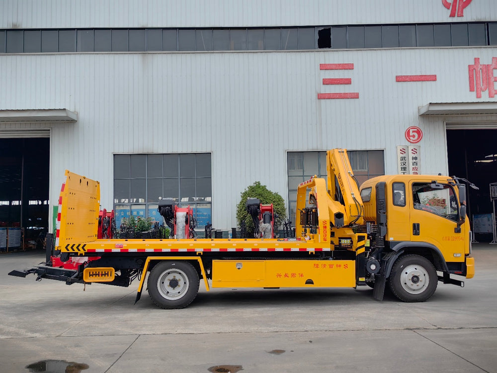 Three-ring folding arm Wrecker truck