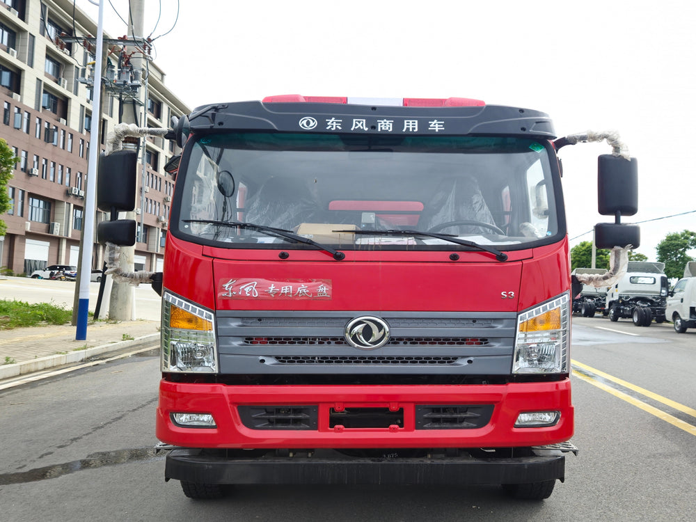 Dongfeng 4WD 5-cubic-meter water tanker fire truck