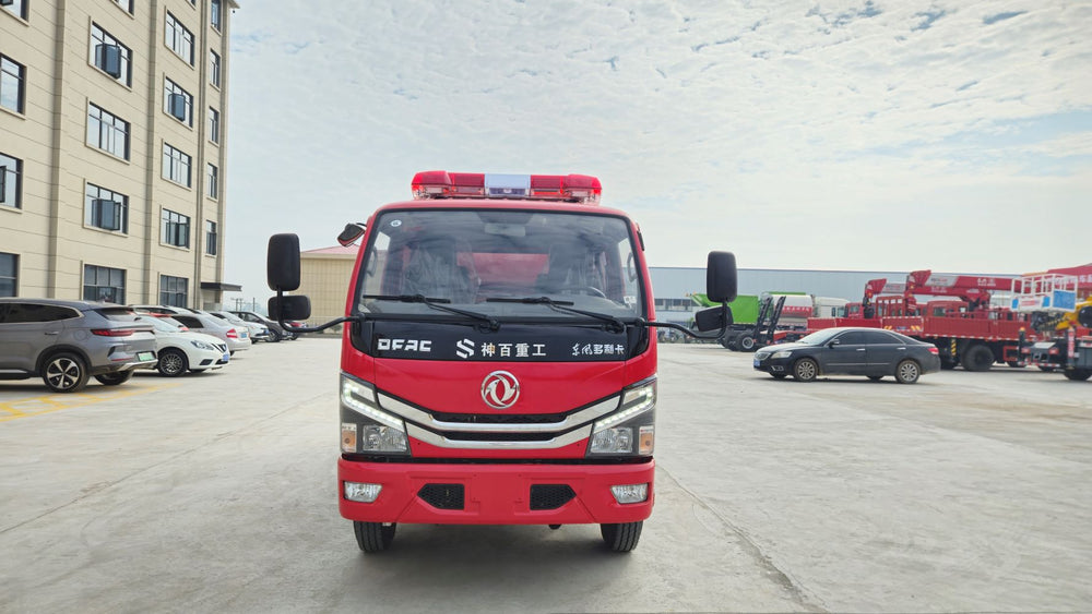 Dongfeng Dolica 2.5 cubic meter water tanker fire truck