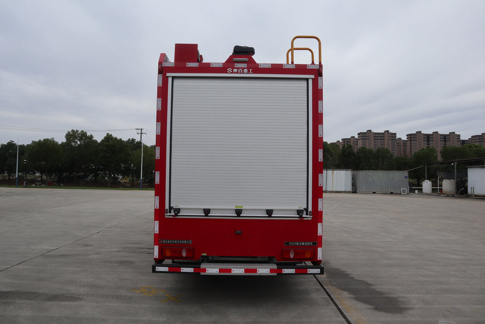 Dongfeng 4WD pipeline forest fire truck