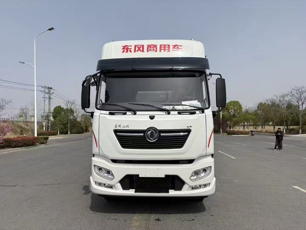 Dongfeng 6.8-meter  refrigerated truck