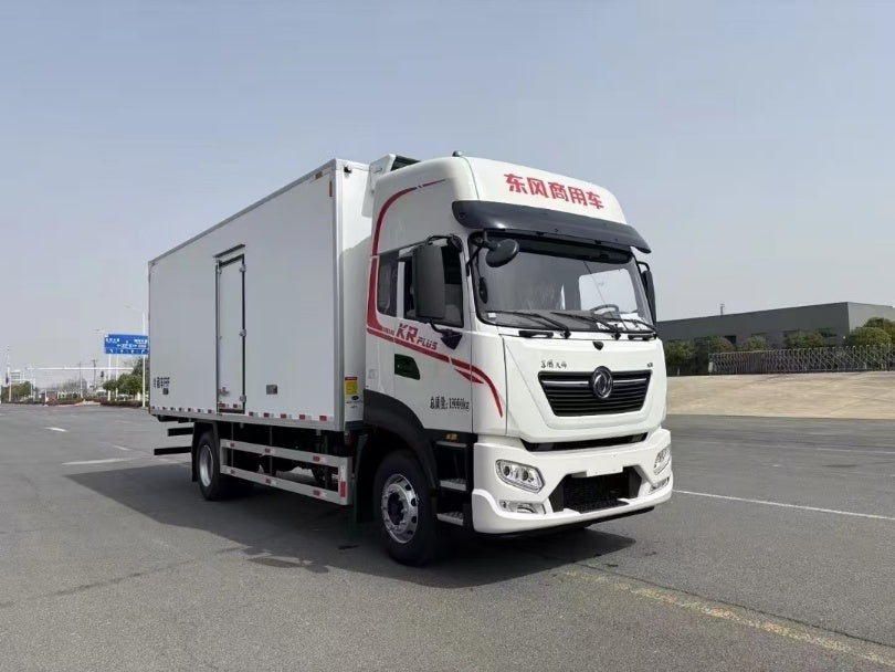 Dongfeng 6.8-meter  refrigerated truck