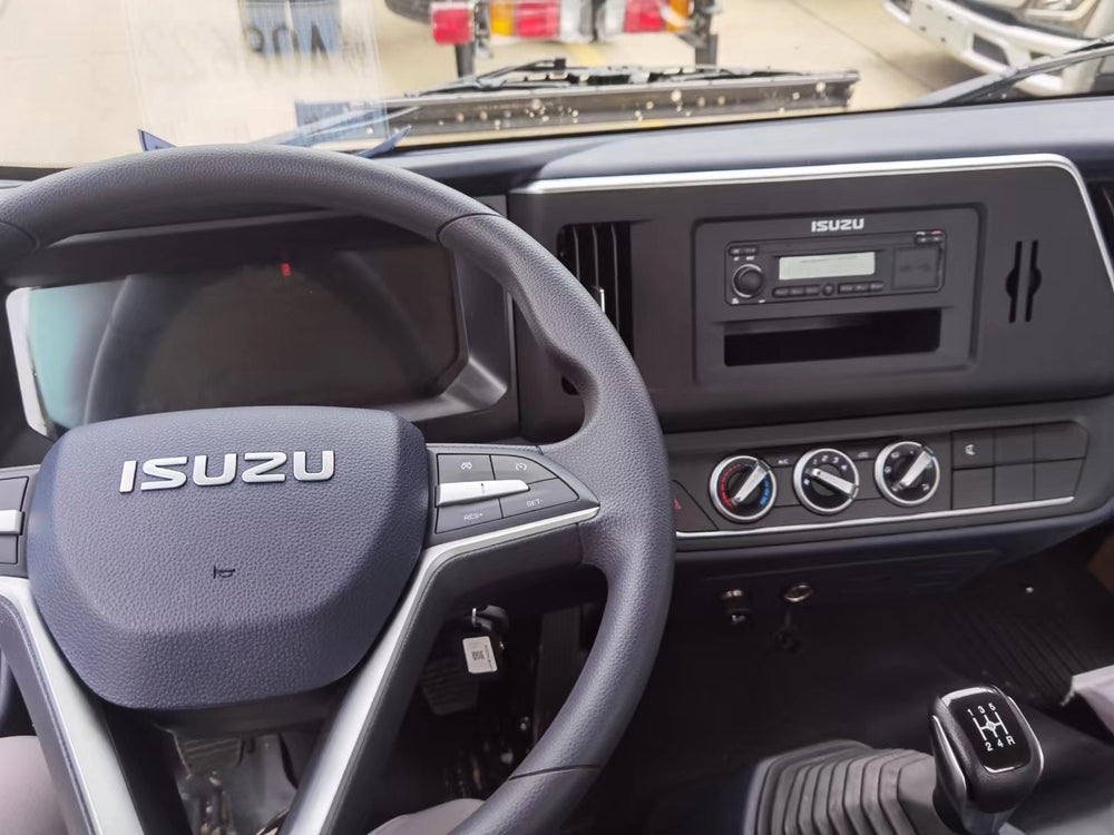Isuzu 4.2-meter 5 ton refrigerated truck