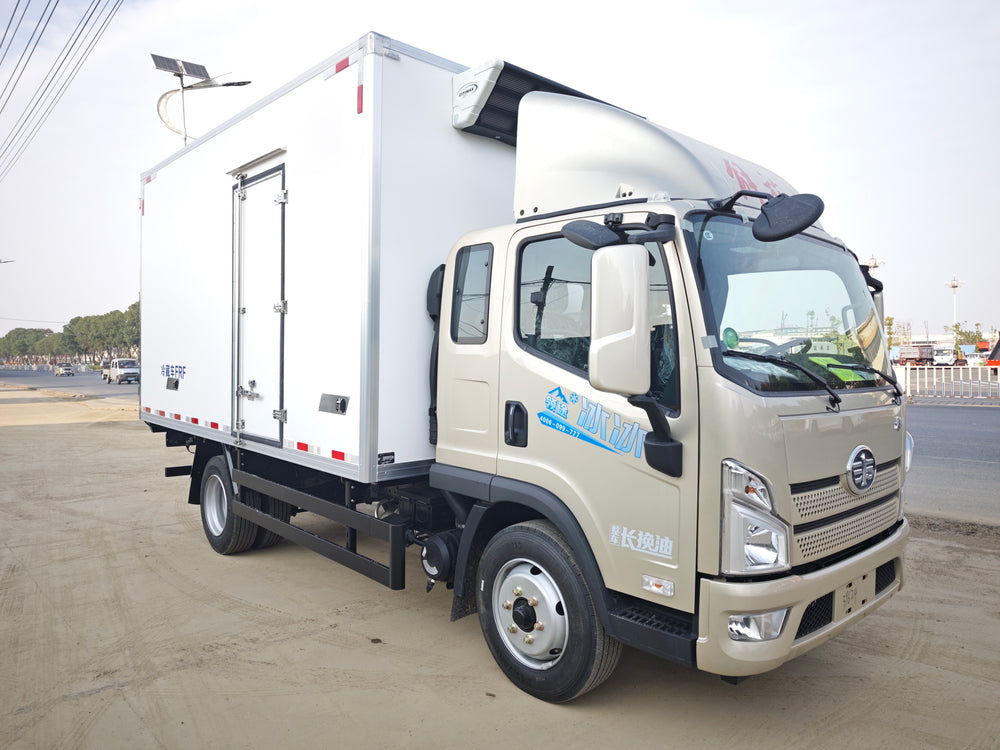 Jiefang 4.2-meter 8-ton refrigerated truck