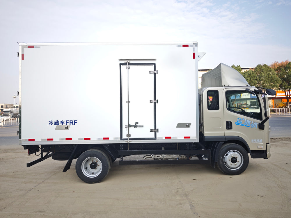 Jiefang 4.2-meter 8-ton refrigerated truck