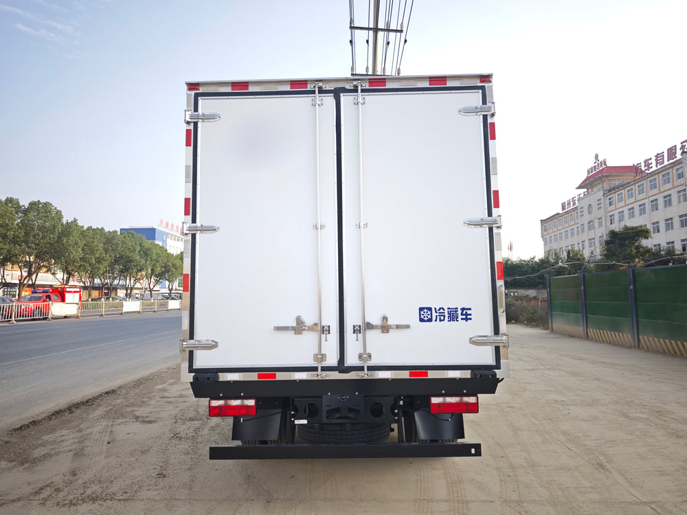 Jiefang 4.2-meter 8-ton refrigerated truck