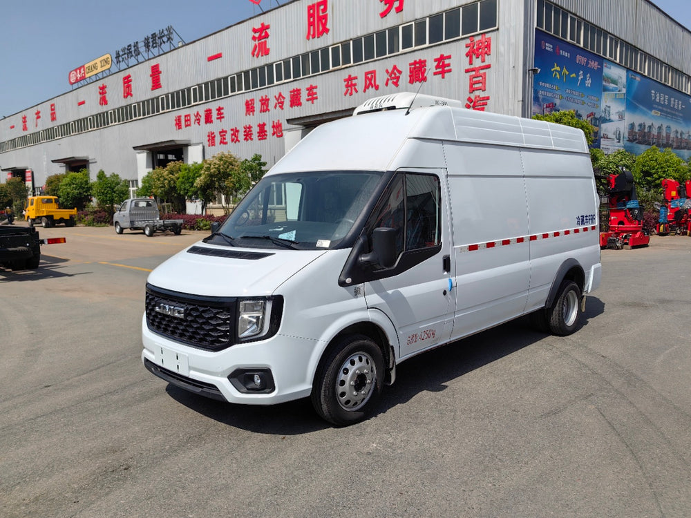 Jiangling long-wheelbase high-roof refrigerated van