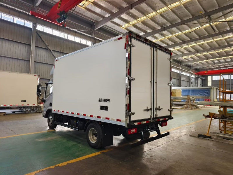 Foton Aumark 4.2-meter 5 ton refrigerated truck
