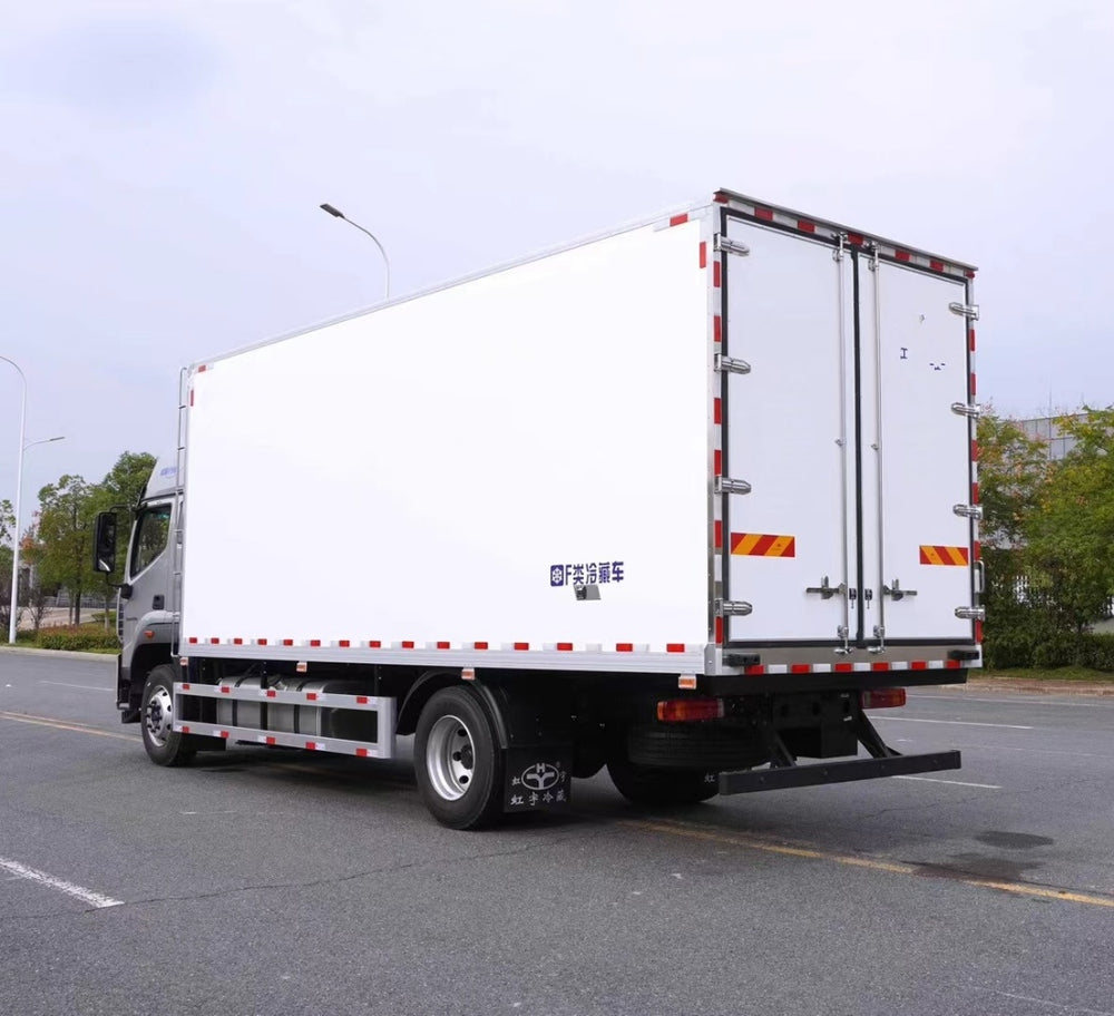 Foton Auman 6.8-meter 10 ton refrigerated truck