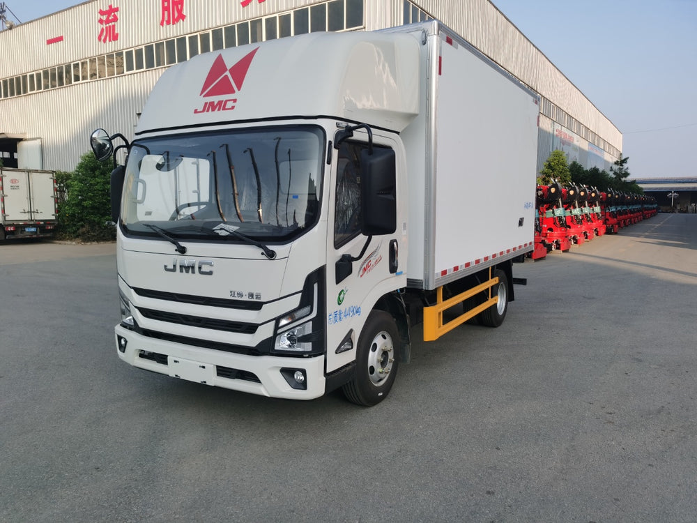 Jiangling 4.2-meter 5 ton wide-body refrigerated truck