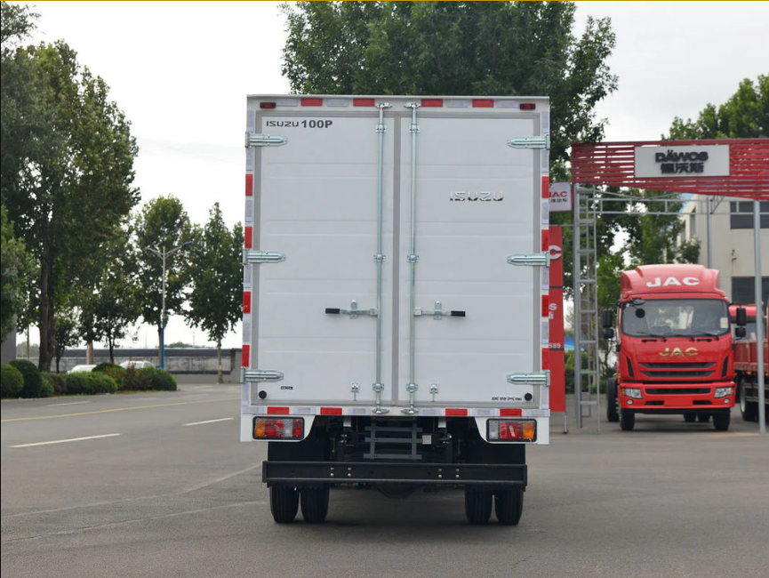 ISUZU 100P 120HP 4.25m  Box Cargo Truck