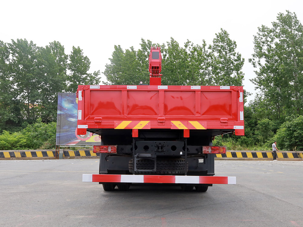 Dongfeng D3V 6*4 12-ton truck-mounted crane