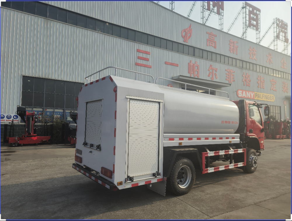 Dongfeng 4WD Forest Firefighting Sprinkler Truck