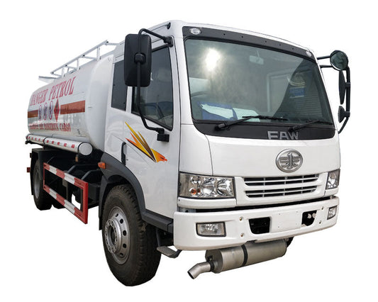 FAW 4*2 8000L oil tank truck