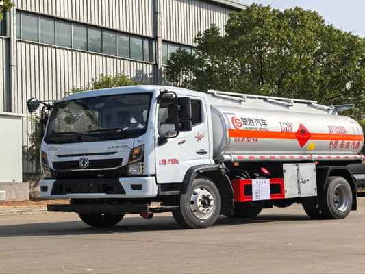 DongFeng 9.9m³ Oil Tank Truck